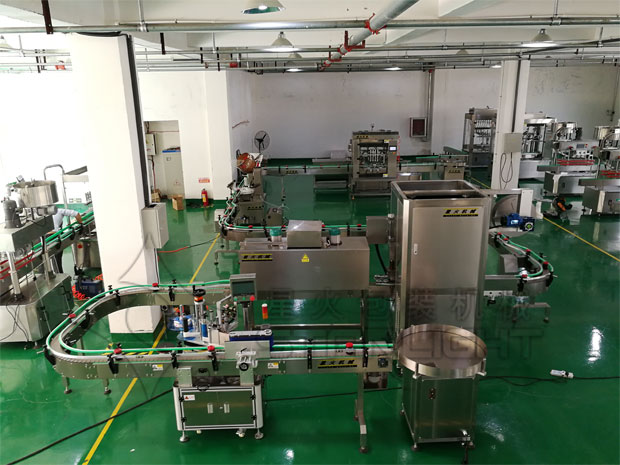 星全自動(dòng)醬料灌裝機設備展示