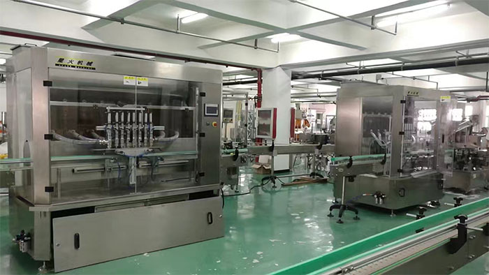 油類(lèi)灌裝機設備展示