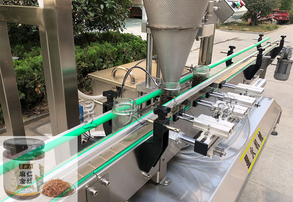 全自動(dòng)醬菜灌裝機械設備細節展示