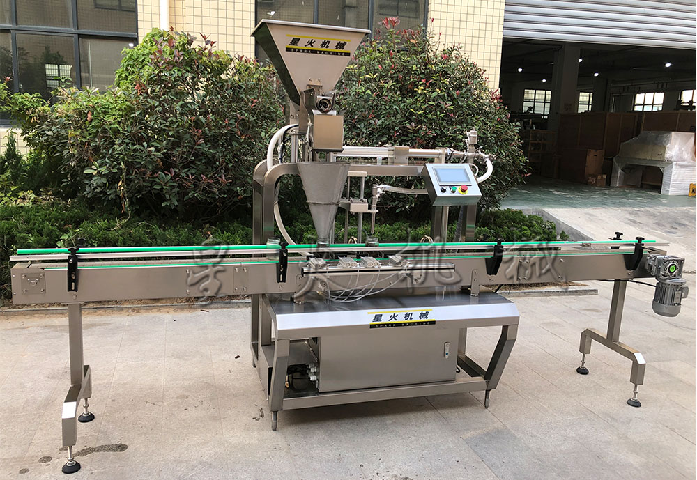 全自動(dòng)醬菜灌裝機械設備展示