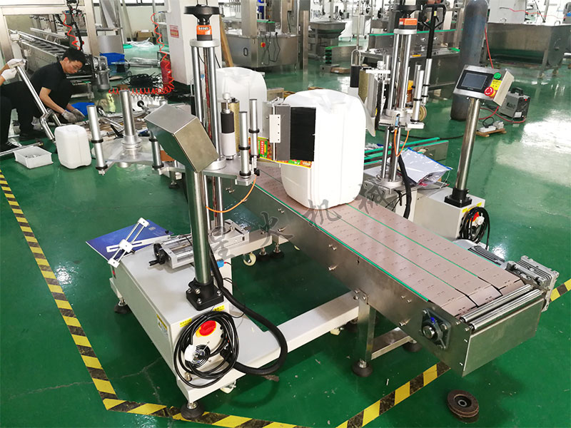 大桶稱(chēng)重灌裝機細節展示